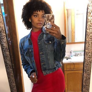 Meet your Posher, Makayla